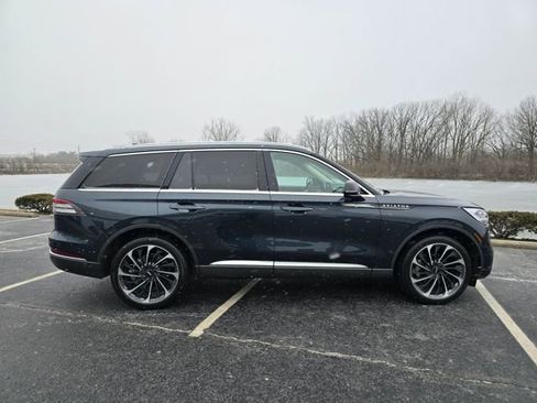 Used 2023 Lincoln Aviator Reserve w/ Equipment Group 201A image 5