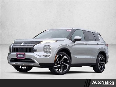 Used 2024 Mitsubishi Outlander SE FWD image 1