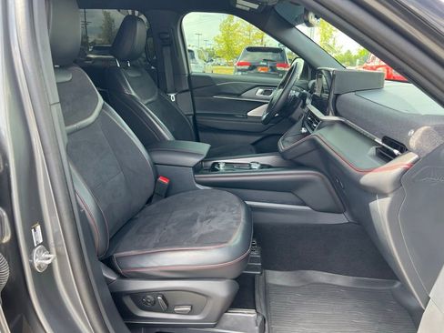 Used 2025 Ford Explorer ST AWD/4WD image 17
