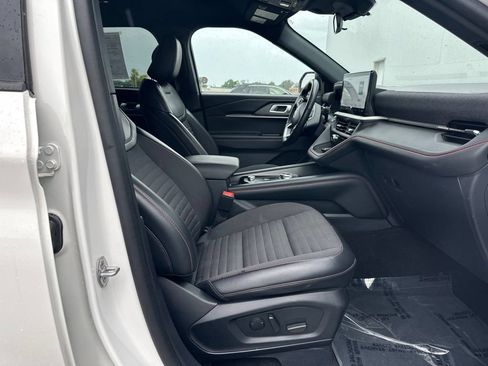 Certified 2025 Ford Explorer ST-Line w/ ST-Line Street Pack AWD/4WD image 29