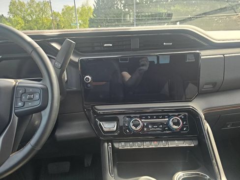 Used 2024 GMC Sierra 3500 AT4 w/ AT4 Premium Plus Package AWD/4WD image 15