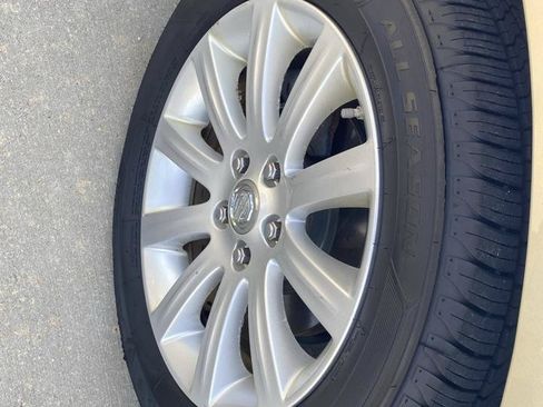 Used 2010 Chrysler Sebring Limited FWD image 10