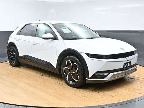 Used 2023 Hyundai Ioniq 5 SEL image 3