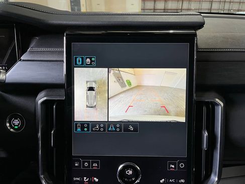 Used 2025 GMC Acadia Elevation AWD/4WD image 39