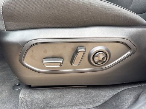 New 2025 Jeep Grand Cherokee Laredo image 10