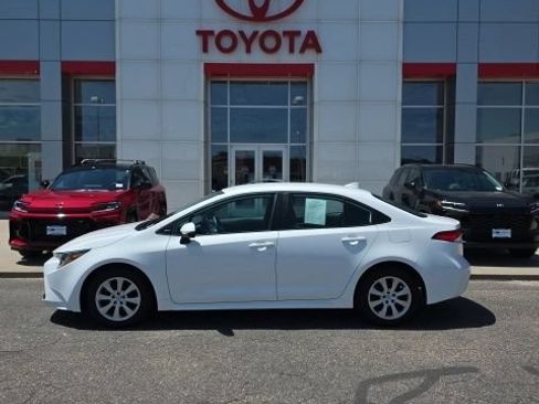 Used 2025 Toyota Corolla LE FWD image 2