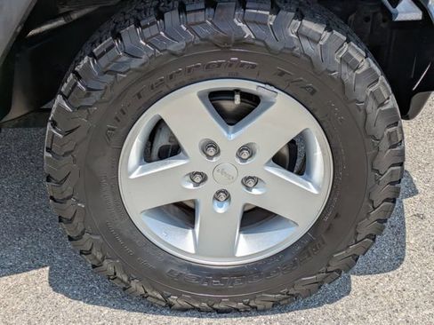 Certified 2017 Jeep Wrangler Unlimited Sport w/ Quick Order Package 24S AWD/4WD image 14
