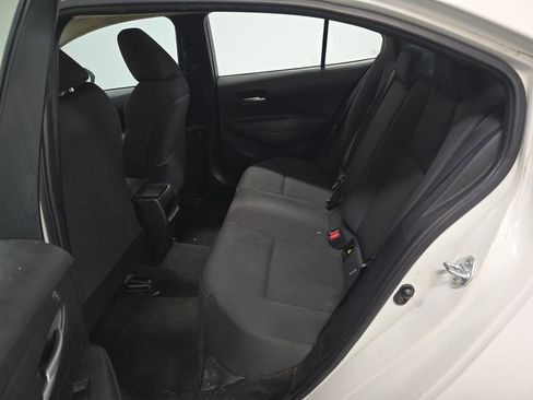 Used 2021 Toyota Corolla LE image 11