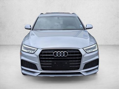 Used 2018 Audi Q3 2.0T Premium Plus w/ Premium Plus Package FWD image 2