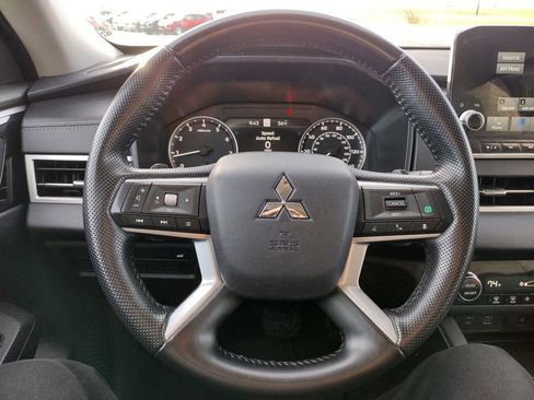 Used 2024 Mitsubishi Outlander SE image 23