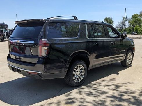 Used 2023 Chevrolet Suburban LS AWD/4WD image 3