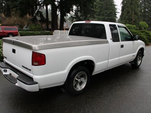 Used 2002 Chevrolet S10 Pickup LS w/ LS Preferred Equipment Group image 3