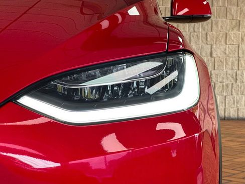 Used 2022 Tesla Model X Plaid image 6