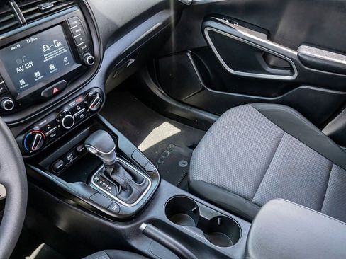 Used 2020 Kia Soul LX FWD image 26