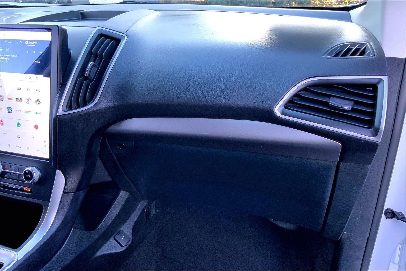 Used 2024 Ford Edge SEL AWD/4WD image 16