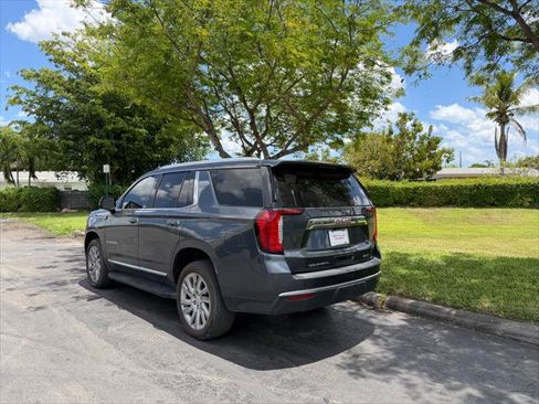 Used 2021 GMC Yukon SLT w/ SLT Premium Package AWD/4WD image 4