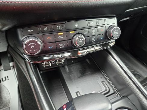 Used 2022 Dodge Durango R/T w/ Blacktop Package AWD/4WD image 12