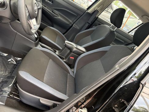 Used 2025 Nissan Versa SV FWD image 35
