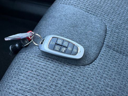 Used 2023 Hyundai Santa Fe SEL image 22