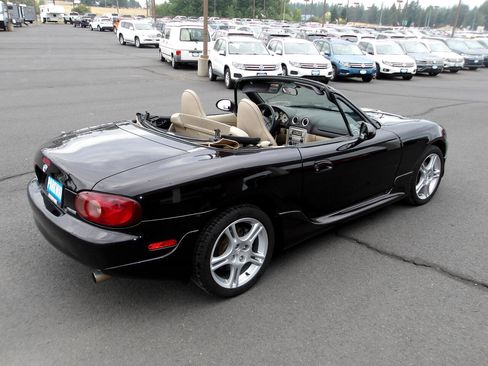 Used 2004 MAZDA MX-5 Miata LS image 13