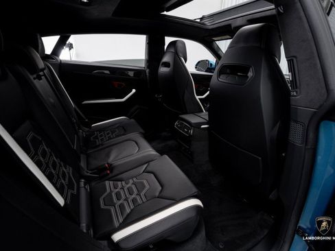Used 2025 Lamborghini Urus SE image 53