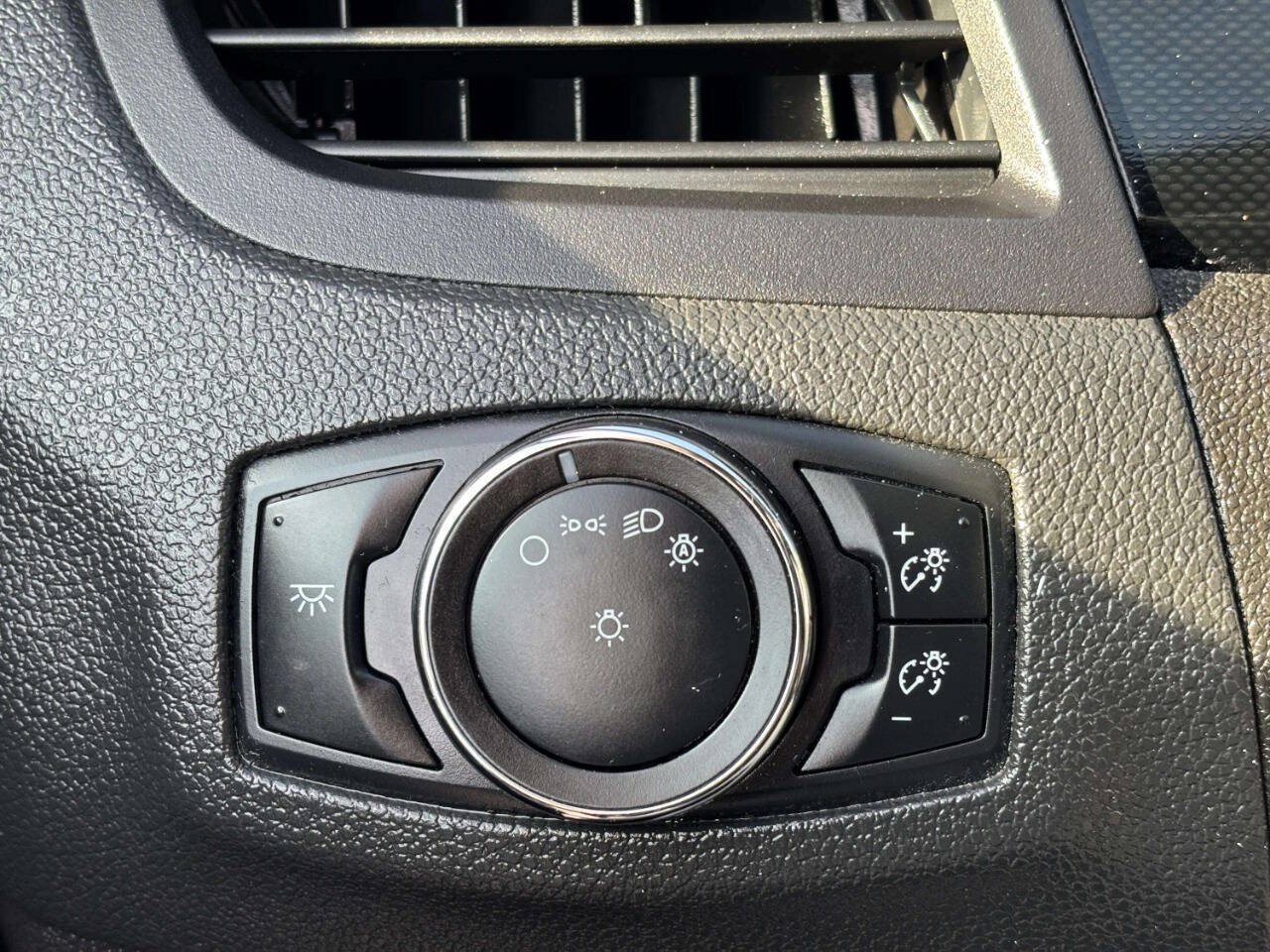 Used 2014 Ford Edge SE w/ Equipment Group 101A FWD image 25