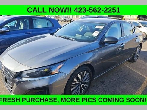 Used 2024 Nissan Altima 2.5 SV image 1