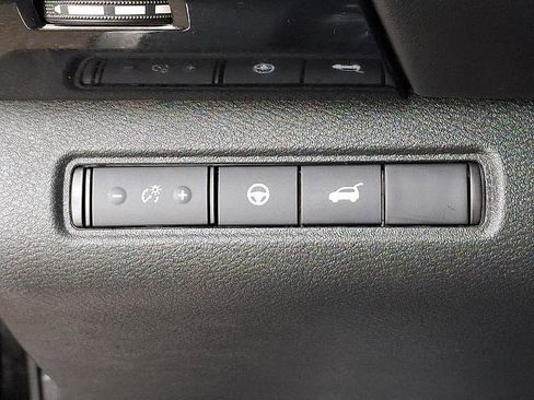 Certified 2023 Nissan Pathfinder SV w/ SV Premium Package image 26