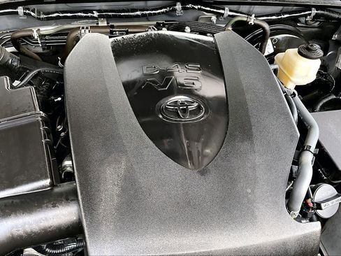 Used 2020 Toyota Tacoma TRD Sport image 33