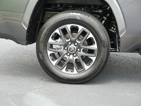 Used 2023 Toyota Tundra Limited w/ Power Package AWD/4WD image 10