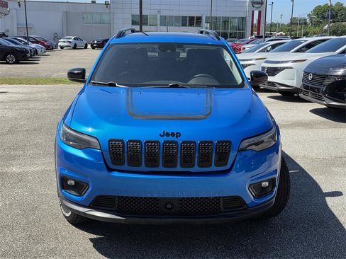 Used 2022 Jeep Cherokee Latitude w/ Sun & Sound Group image 3