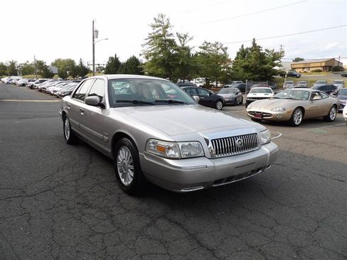Used 2010 Mercury Grand Marquis LS image 2