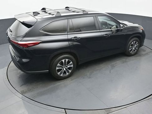 Used 2023 Toyota Highlander XLE FWD image 41