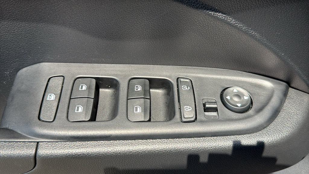Used 2026 Hyundai Venue SEL FWD image 16