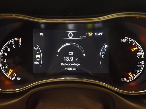 Used 2019 Jeep Grand Cherokee Overland AWD/4WD image 24