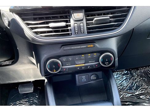 Used 2022 Ford Escape SEL FWD image 10