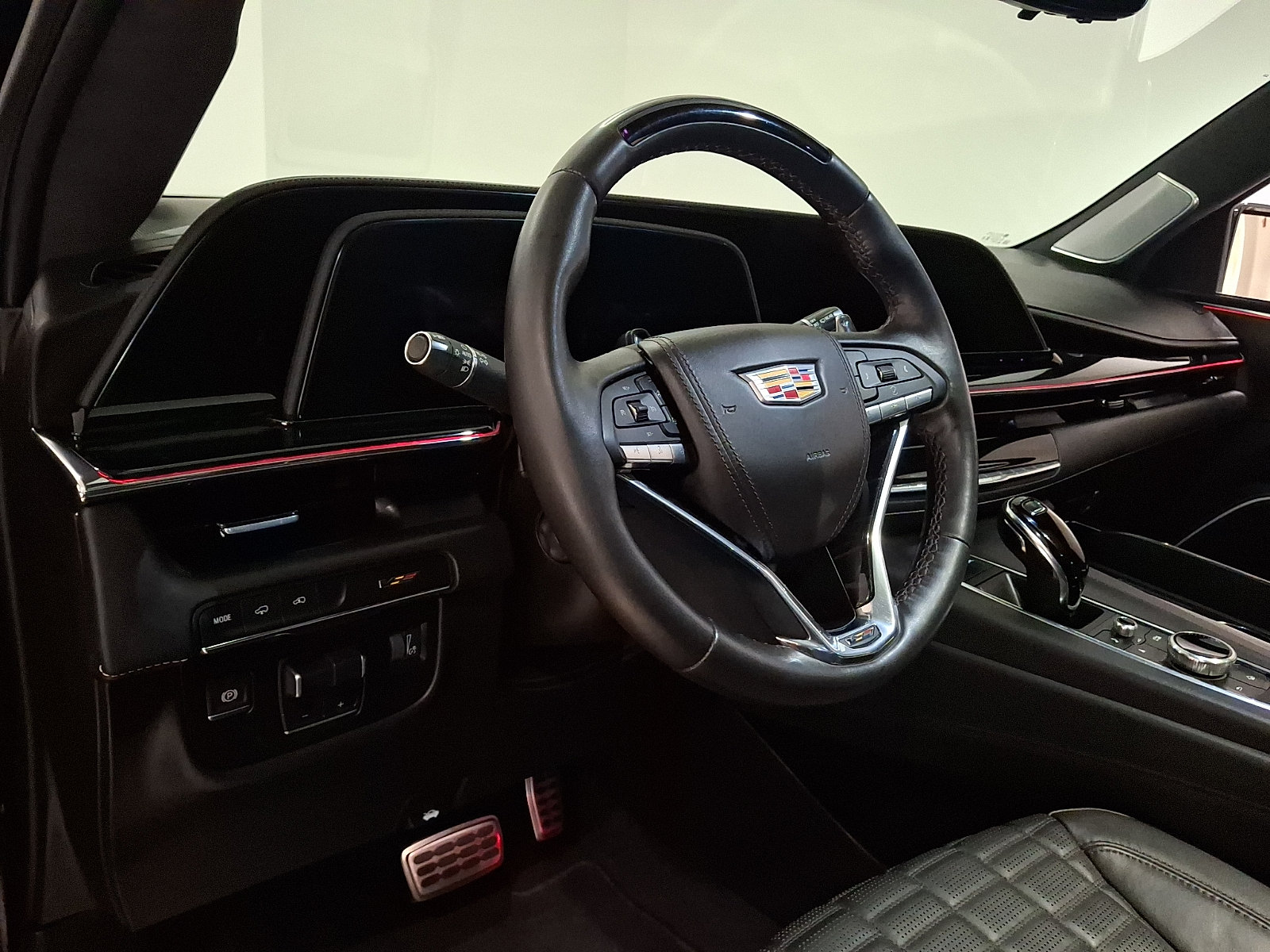 Certified 2023 Cadillac Escalade ESV V AWD/4WD image 14