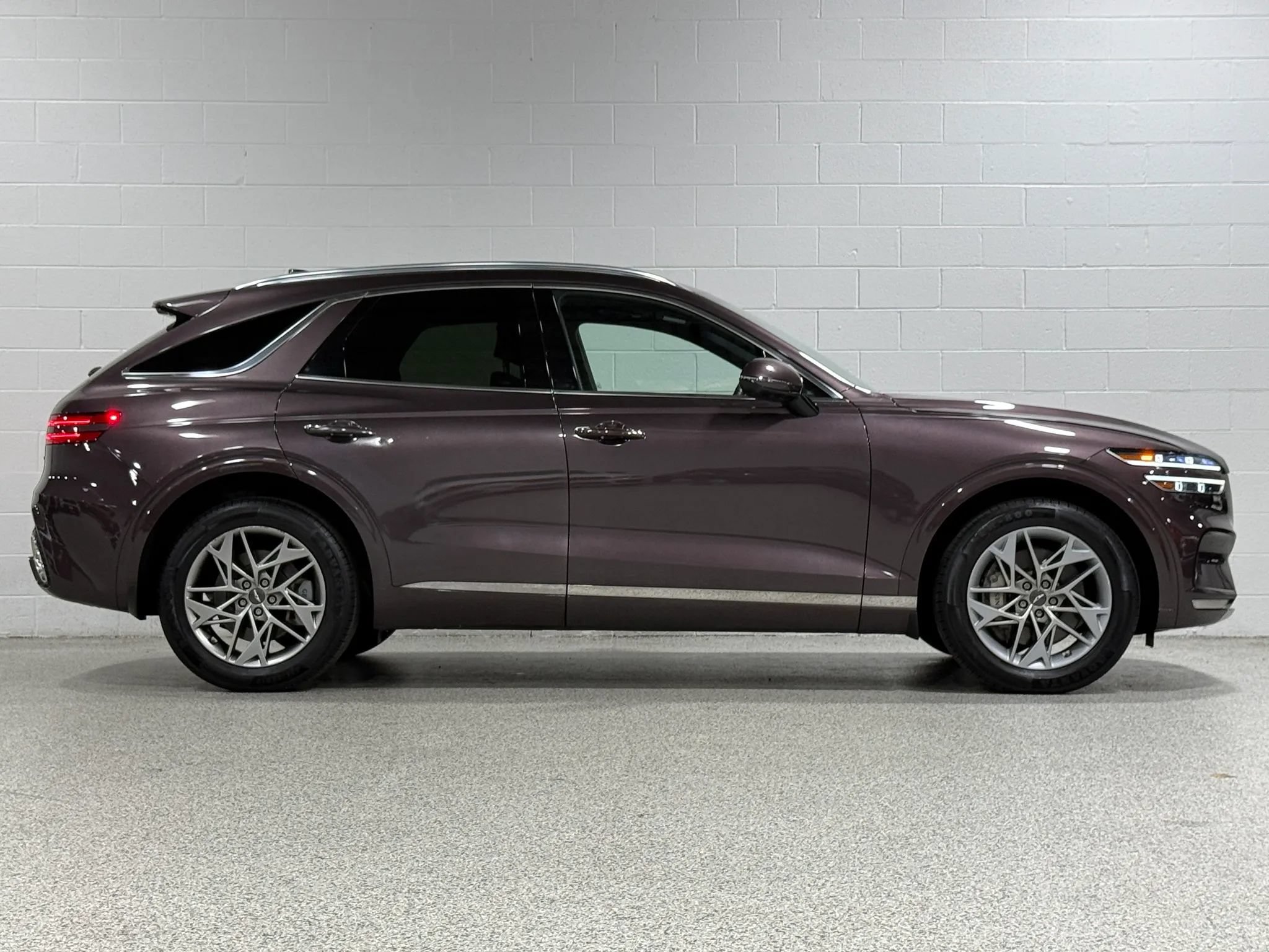Used 2023 Genesis GV70 2.5T w/ Advanced Package AWD/4WD image 5