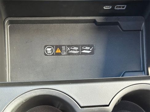 Used 2025 GMC Yukon XL AT4 Ultimate image 32