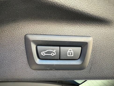 Used 2023 BMW X7 xDrive40i w/ Executive Package image 52