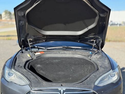 Used 2015 Tesla Model S 85D image 29