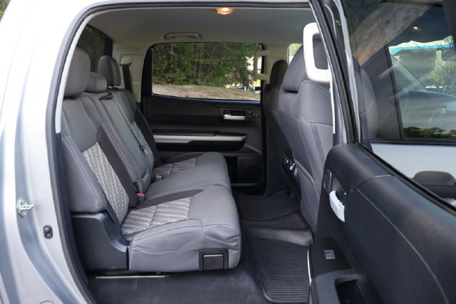 Used 2020 Toyota Tundra SR5 w/ SR5 Upgrade Package AWD/4WD image 23