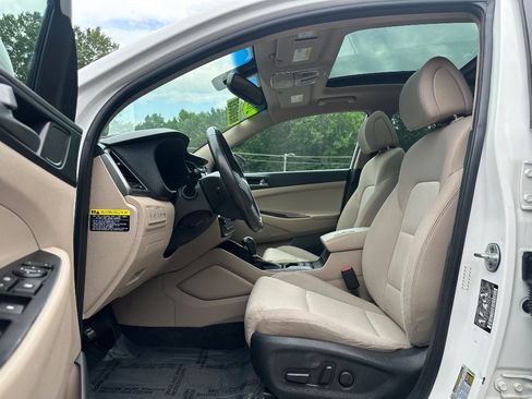 Used 2017 Hyundai Tucson Value AWD/4WD image 10