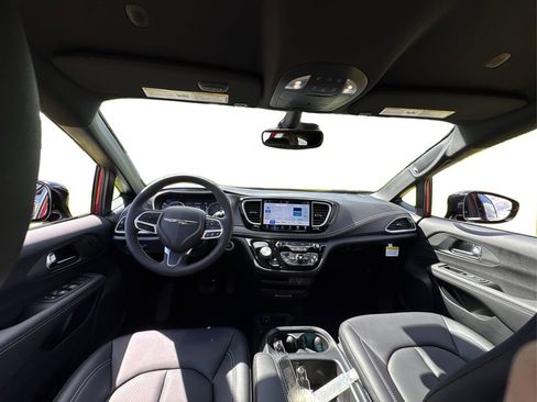 New 2026 Chrysler Pacifica Select image 22