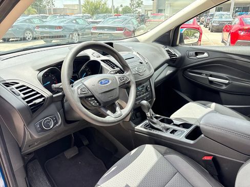 Used 2017 Ford Escape SE w/ SE Cold Weather Package FWD image 6