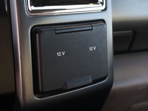 Used 2017 Ford F550 2WD Regular Cab Super Duty image 41