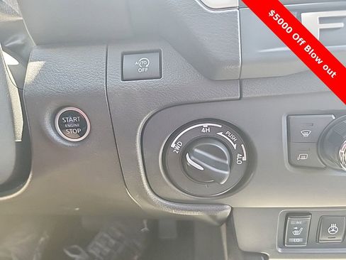 New 2025 Nissan Frontier SV w/ SV Convenience Package AWD/4WD image 29