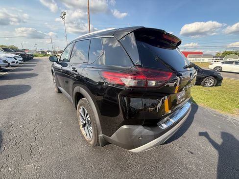 Used 2021 Nissan Rogue SV w/ Premium Package FWD image 6