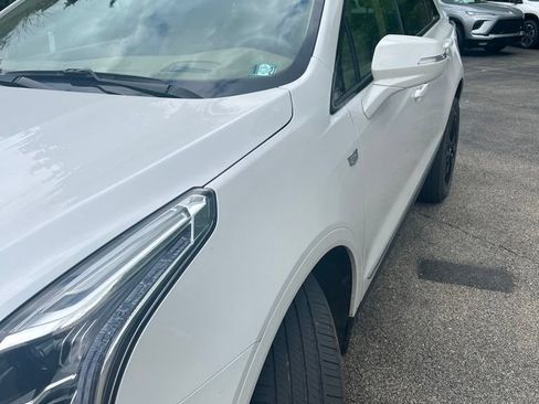 Used 2024 Cadillac XT5 Sportv w/ Platinum Package AWD/4WD image 2