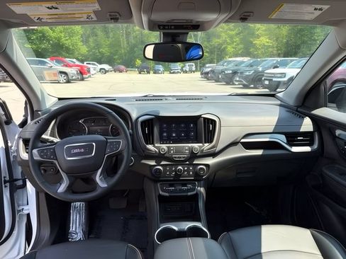Used 2024 GMC Terrain AT4 AWD/4WD image 27